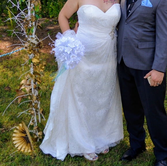 Wedding Dress - Picture 4 of 4